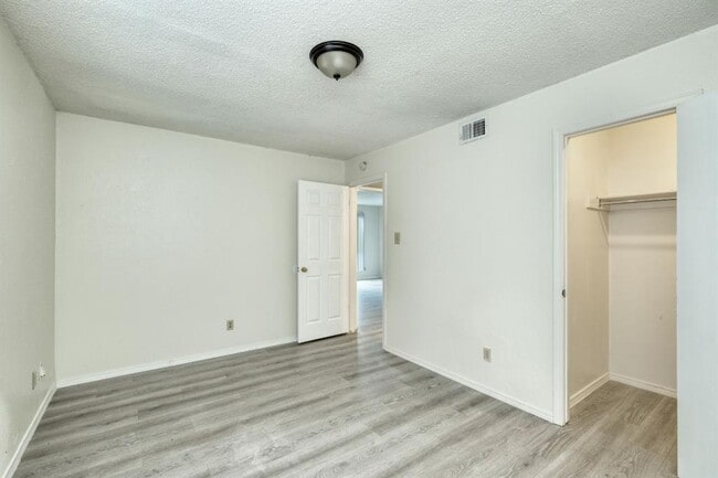 Building Photo - 502 Willow St