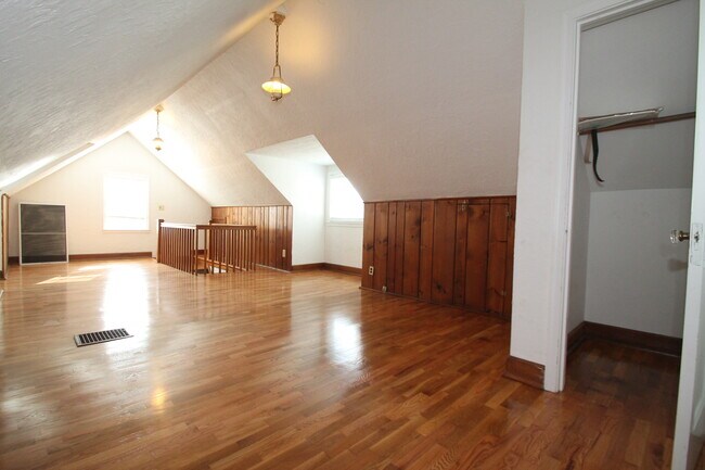 Building Photo - No longer accepting Applications after 10/...