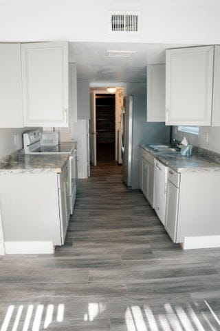 Building Photo - 5884 Dewberry Way