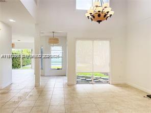 Building Photo - 1621 Diplomat Dr