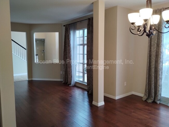 Building Photo - 27217 Breakers Dr