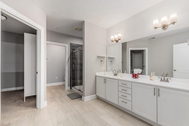 Building Photo - 5339 Highpointe Lakes Dr