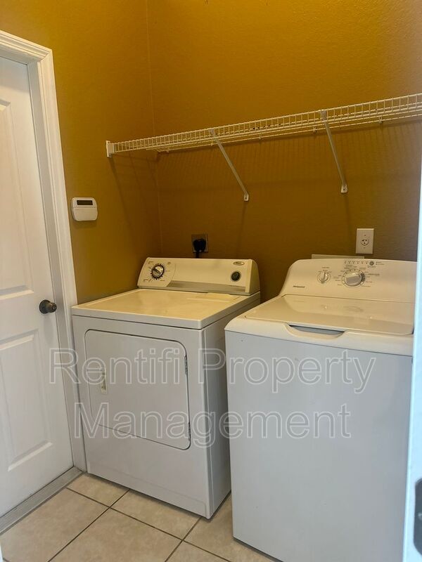 Building Photo - 1513 NE 36th Terrace