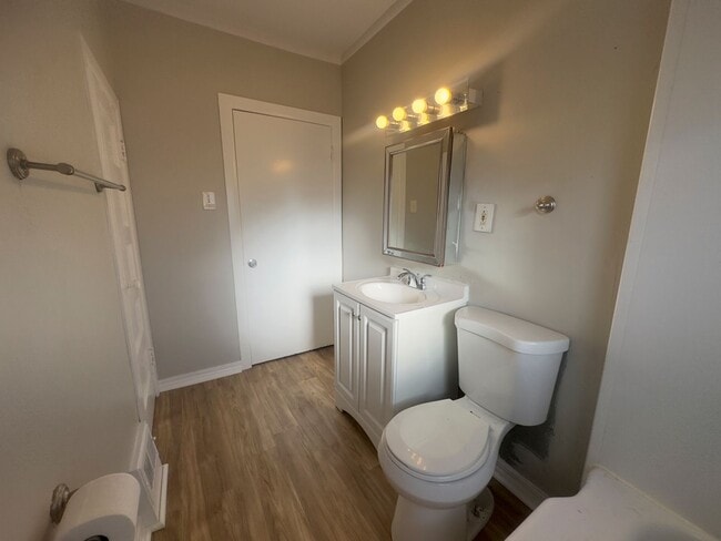 Building Photo - Recently Renovated 3-Bedroom Home in South City!