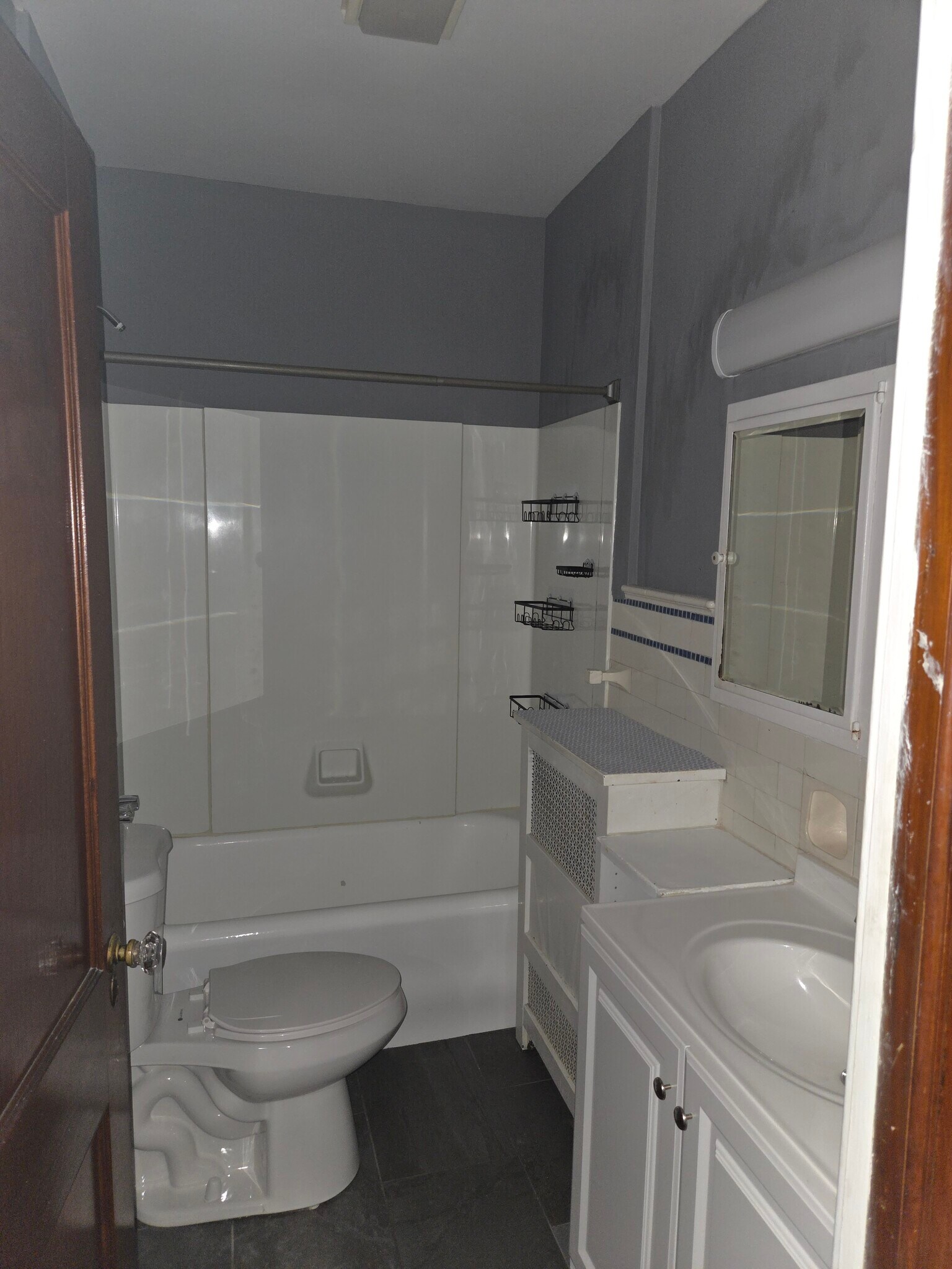 Building Photo - 1101 Quincy Ave