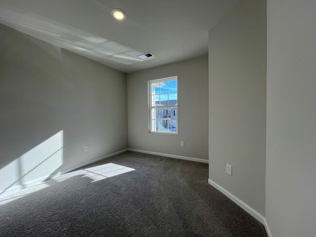 Building Photo - Brand New 3/2.5 Townhome Available In Reidville - Ready To Move In!