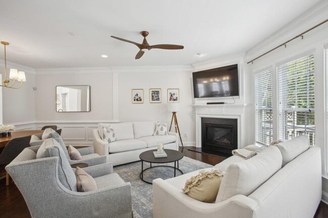 Building Photo - 346 Ardmore Ct NW