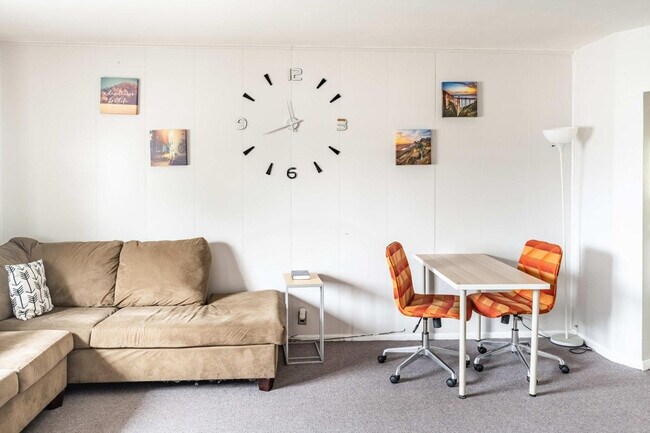 Building Photo - 18732 Dix Toledo Rd