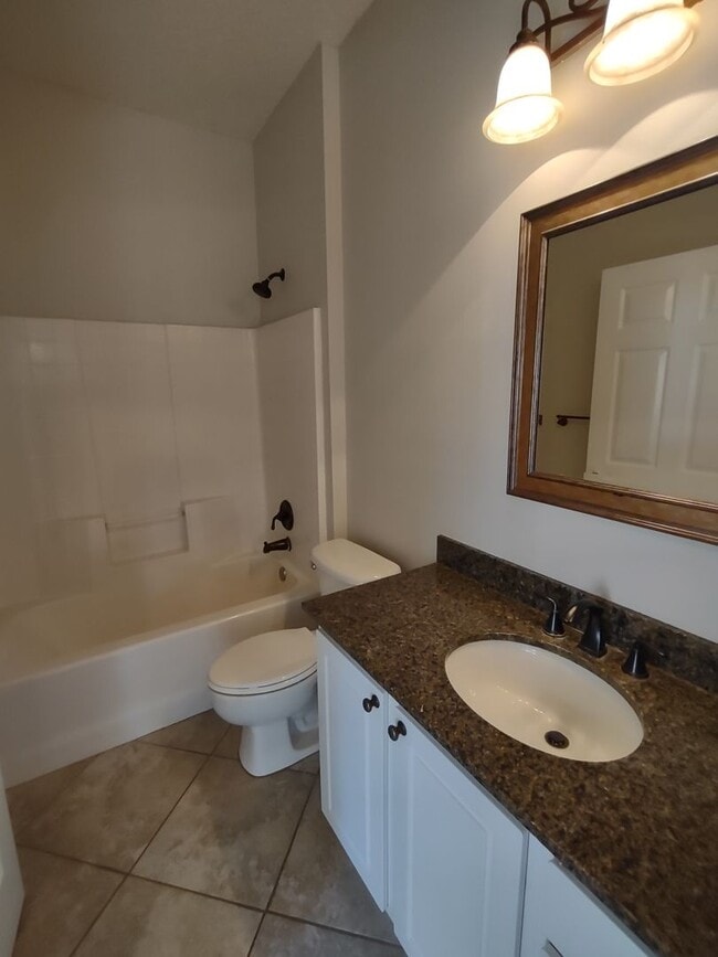 Building Photo - Quail Hollow Upgraded Single Family 4 bedr...