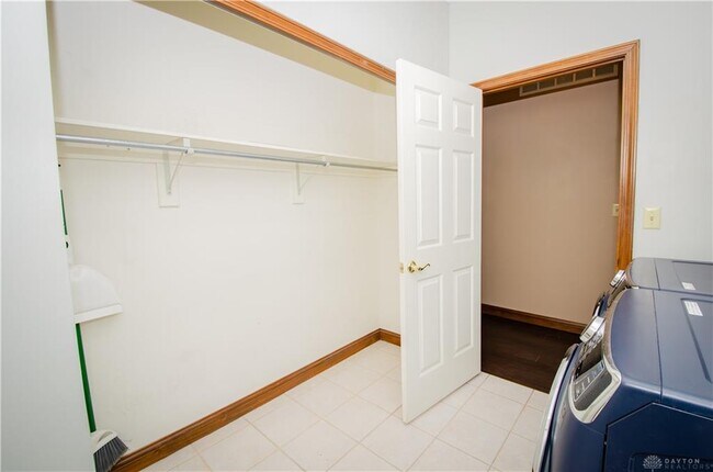 Building Photo - 2719 Sycamore Ridge Ct