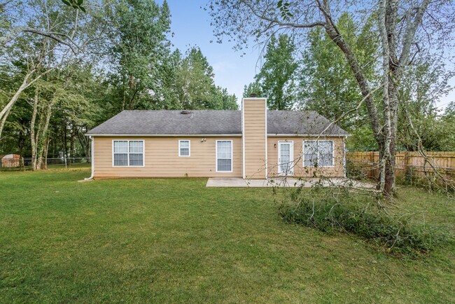 Building Photo - Spacious 3-Bedroom Toney Home with Two-Car Garage