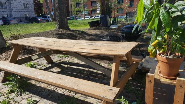 community garden and grill area - 1501 Portland Ave