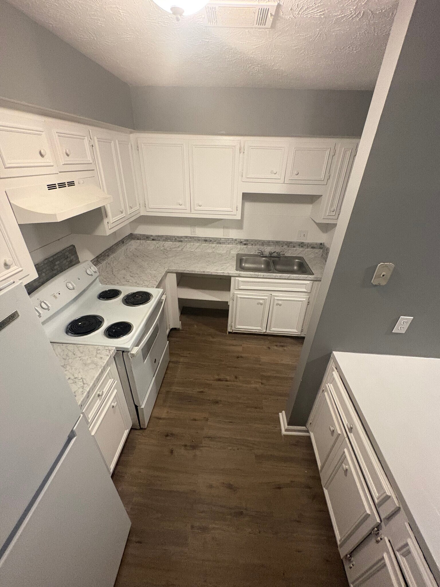 Building Photo - 3637 Castle Ridge Rd