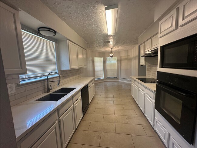 Building Photo - 2934 Poplar Creek Ln