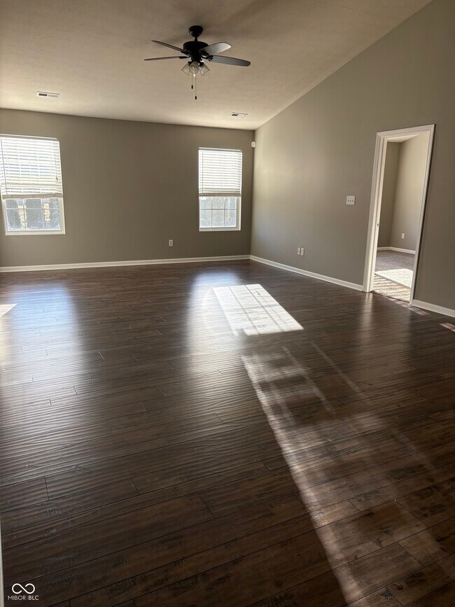 Building Photo - 5318 Wood Hollow Dr