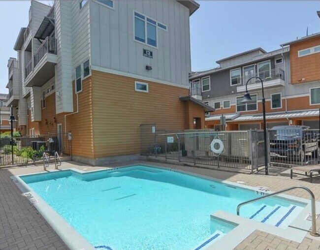 Community pool - 2606 Wilson St