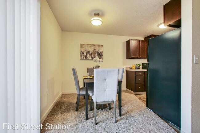 Building Photo - 16119 SE 1st St