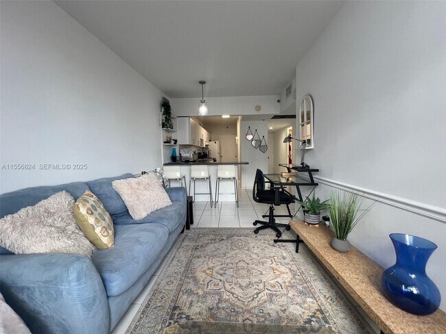 Building Photo - 100 Lincoln Rd