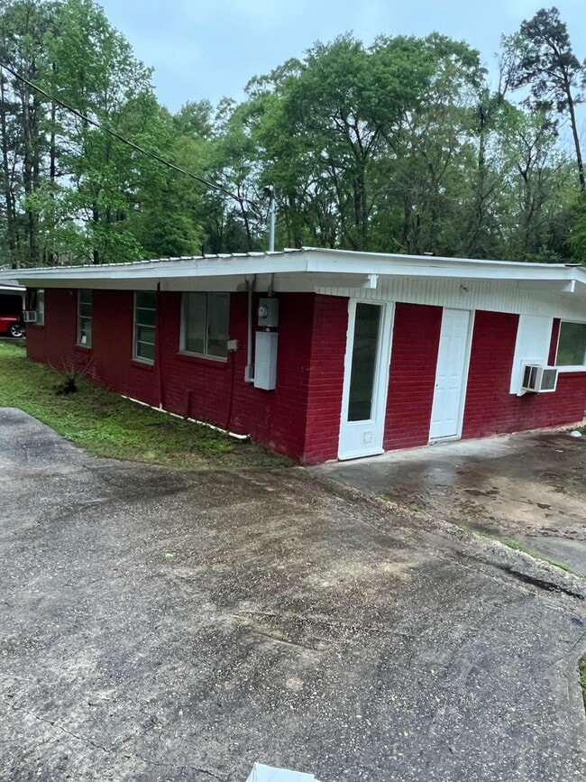 Building Photo - 601 Avenue D