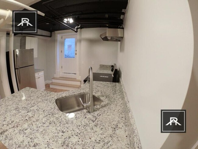 Building Photo - 3 bedroom in Brighton MA 02135