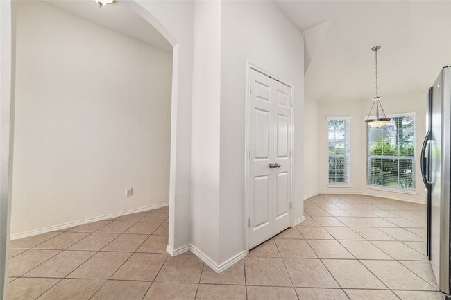 Building Photo - 3 Garden Grove Dr