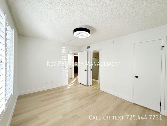 Building Photo - REMODELED 2 BEDROOM CONDO