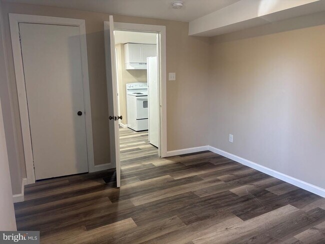 Building Photo - 14 West Ave