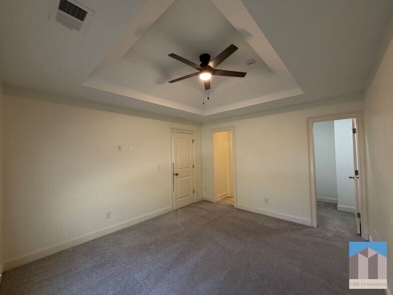 Building Photo - 4805 Carriage Bridge Ln