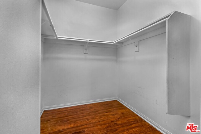 Building Photo - 125 N Gale Dr