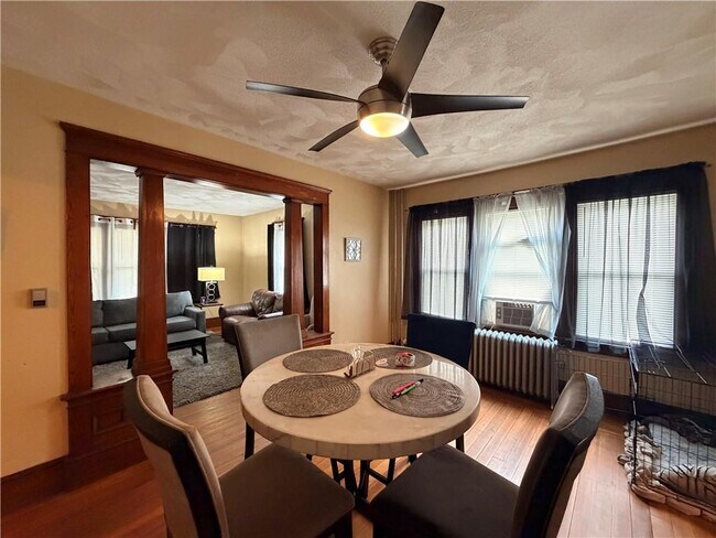 Building Photo - 10 Russell Ave
