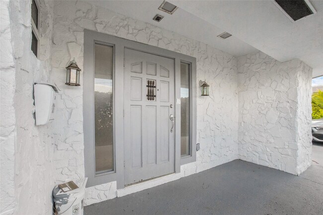 Building Photo - 1311 NE 27th Way