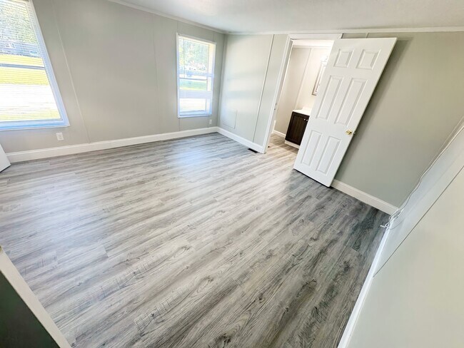 Building Photo - 2552 Smith Ave