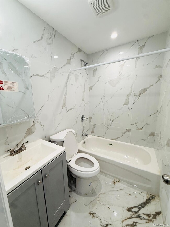 Building Photo - 139-18 Lakewood Ave