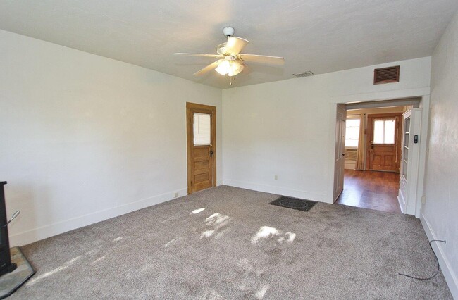 Building Photo - 3344 W South Slope Rd