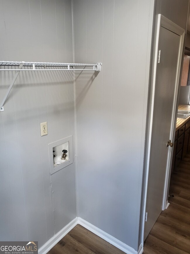 Building Photo - 1207 Firestone Dr