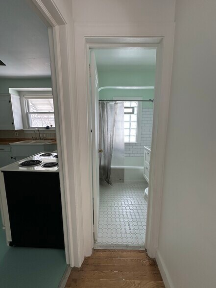 Building Photo - 160 W Milton Ave