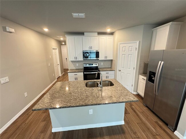 Building Photo - 413 Legacy Lp