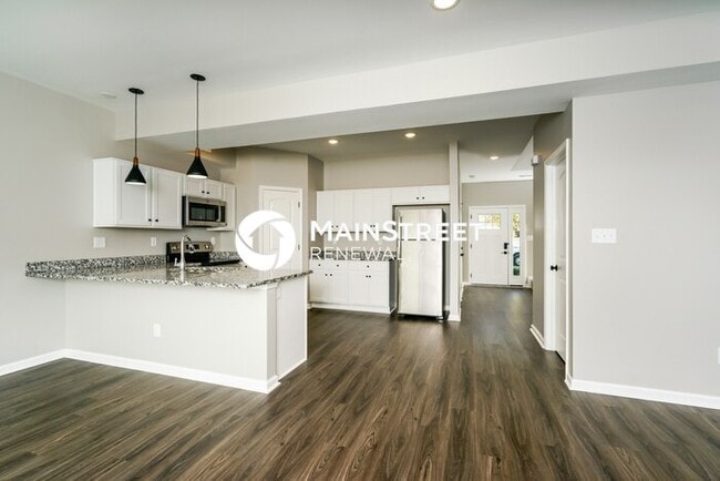 Building Photo - 3 Bedroom Pet-Friendly Home in Jeffersonville, IN with Main Street Renewal