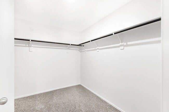 Building Photo - 3710 Turnpike Dr