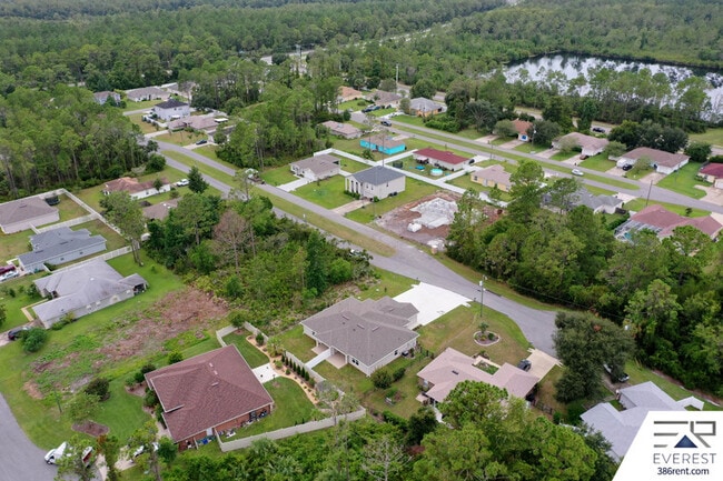 Building Photo - 16 Squanto Pl