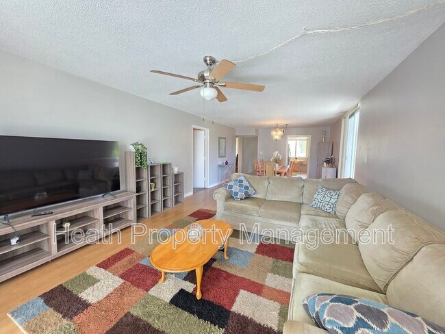 Building Photo - 1012 Pearce Dr