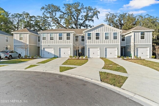 Building Photo - 5893-A Creekside Crossing Unit