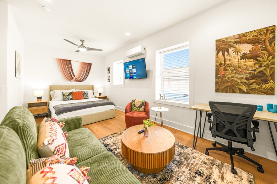 Building Photo - 4245 Troost Ave