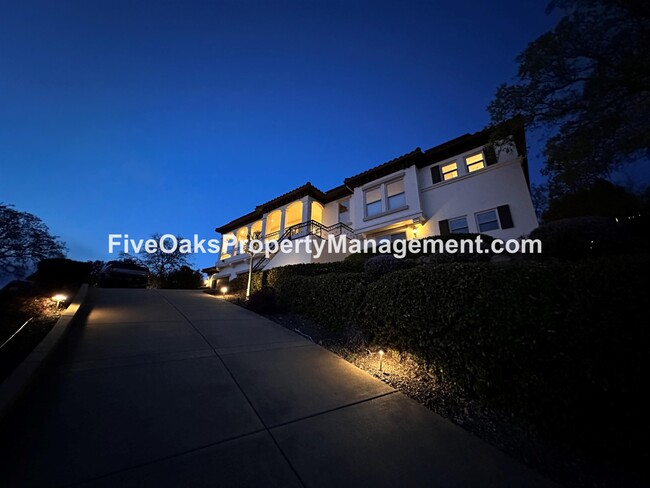 Building Photo - 2651 Via Fiori