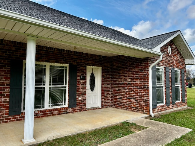 Building Photo - 346 Delia Dr