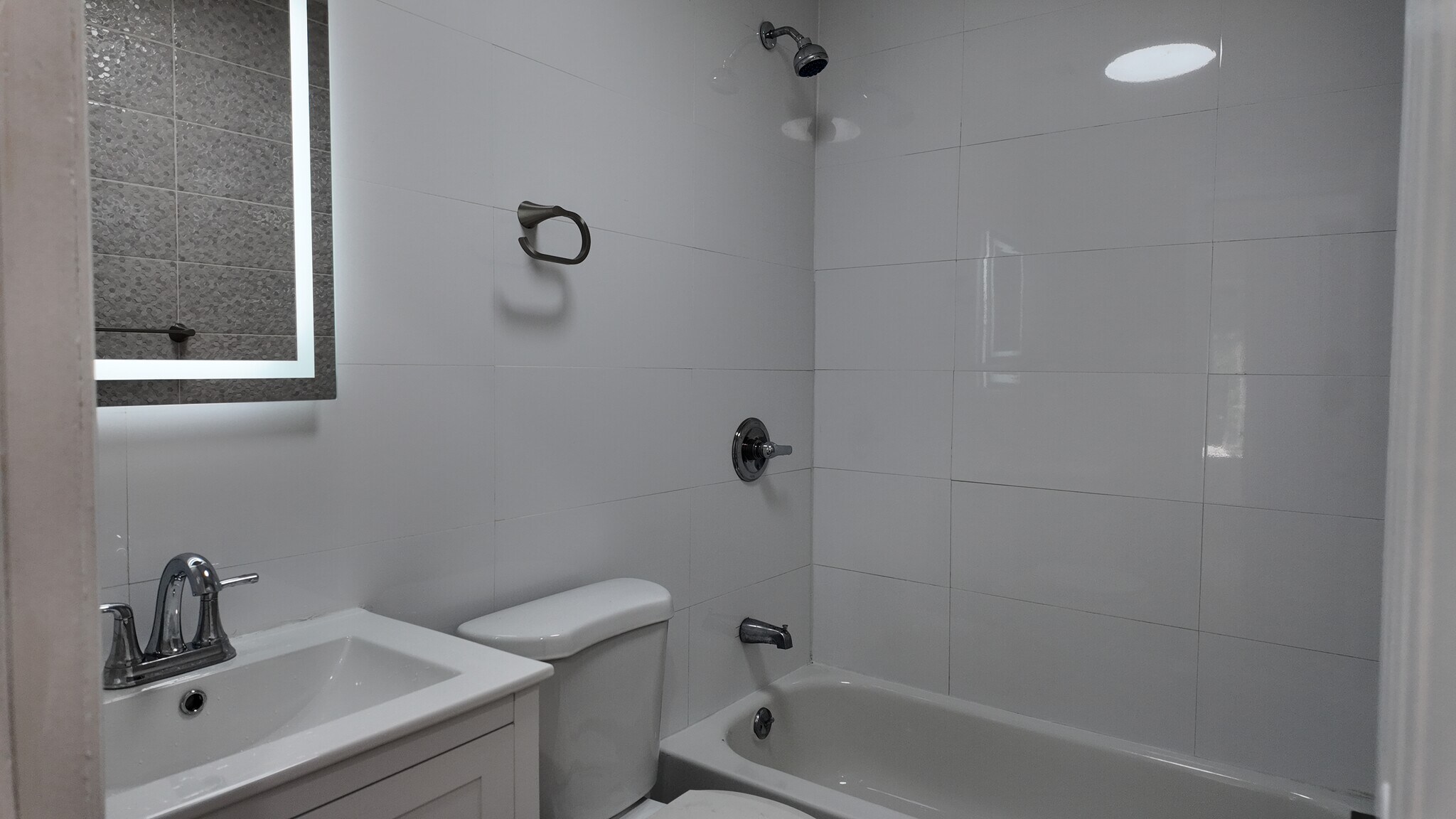 Building Photo - 13930 Laurelton Pky