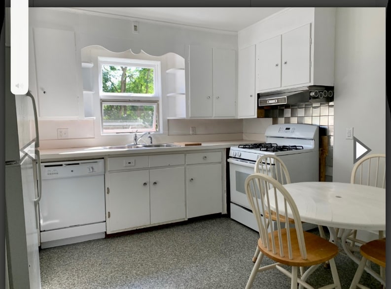 Building Photo - 918 Danby Rd