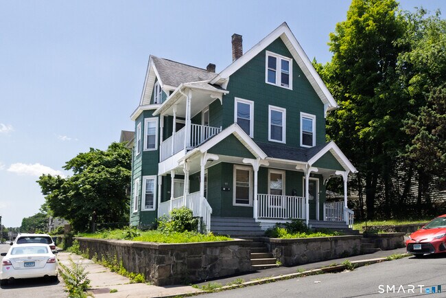Building Photo - 95 Sunnyside Ave