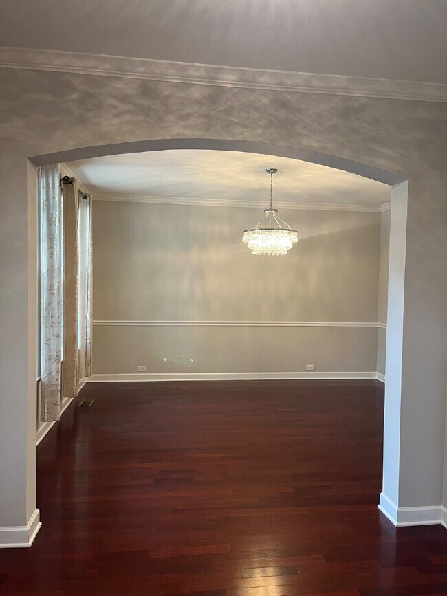 Building Photo - "Charming 4-Bed Home in Mt. Juliet's Sterl...