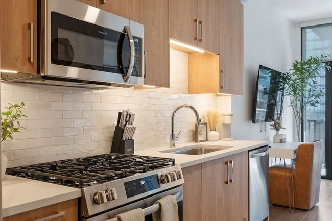 Building Photo - 1212 Demonbreun St